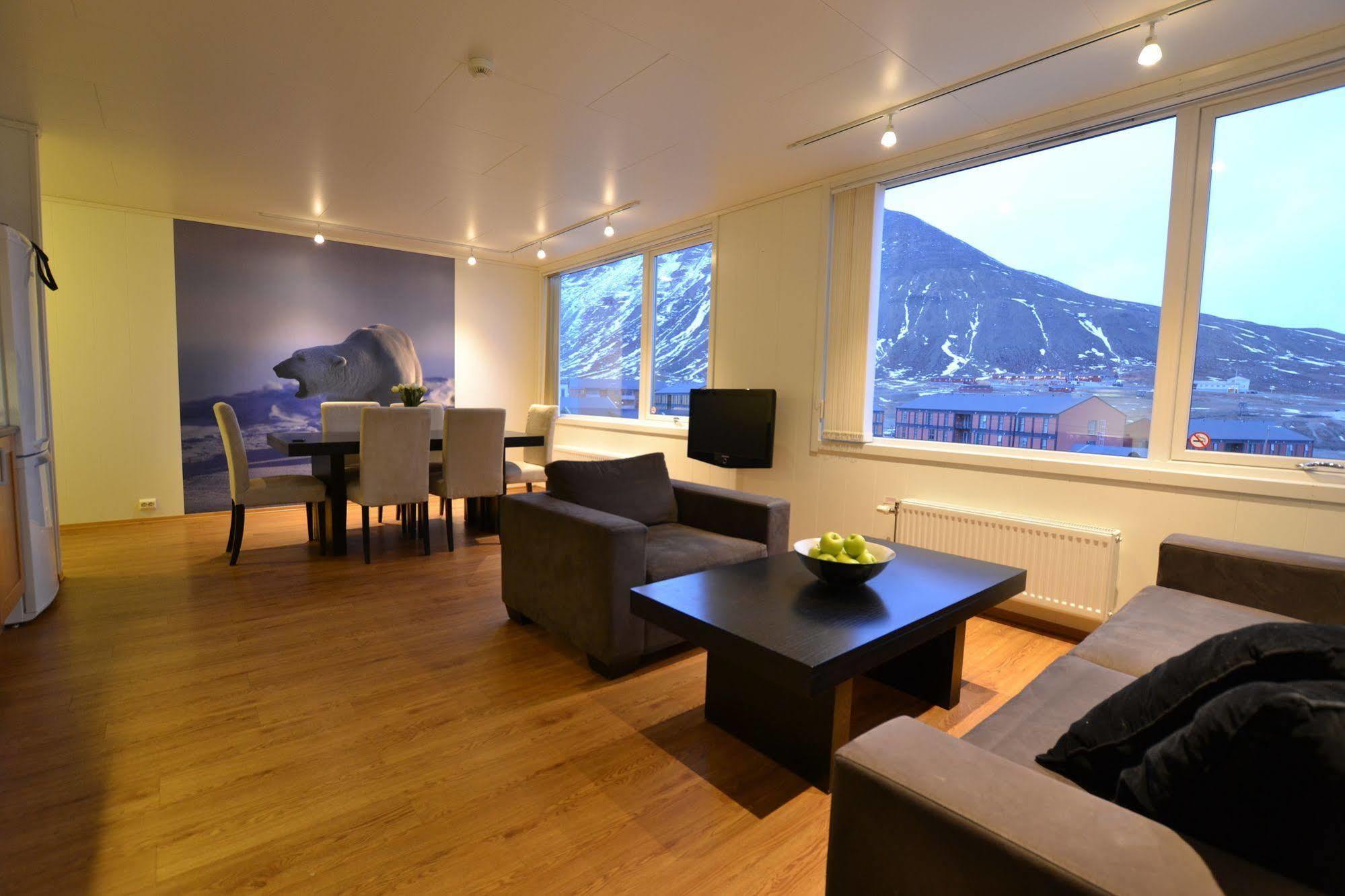 Svalbard Hotell | Polfareren Longyearbyen Exterior foto