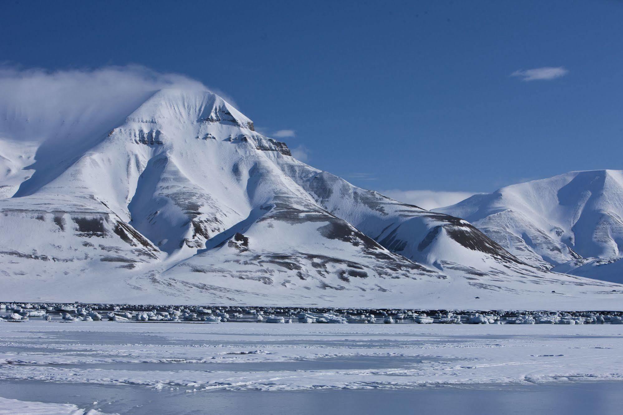 Svalbard Hotell | Polfareren Longyearbyen Exterior foto